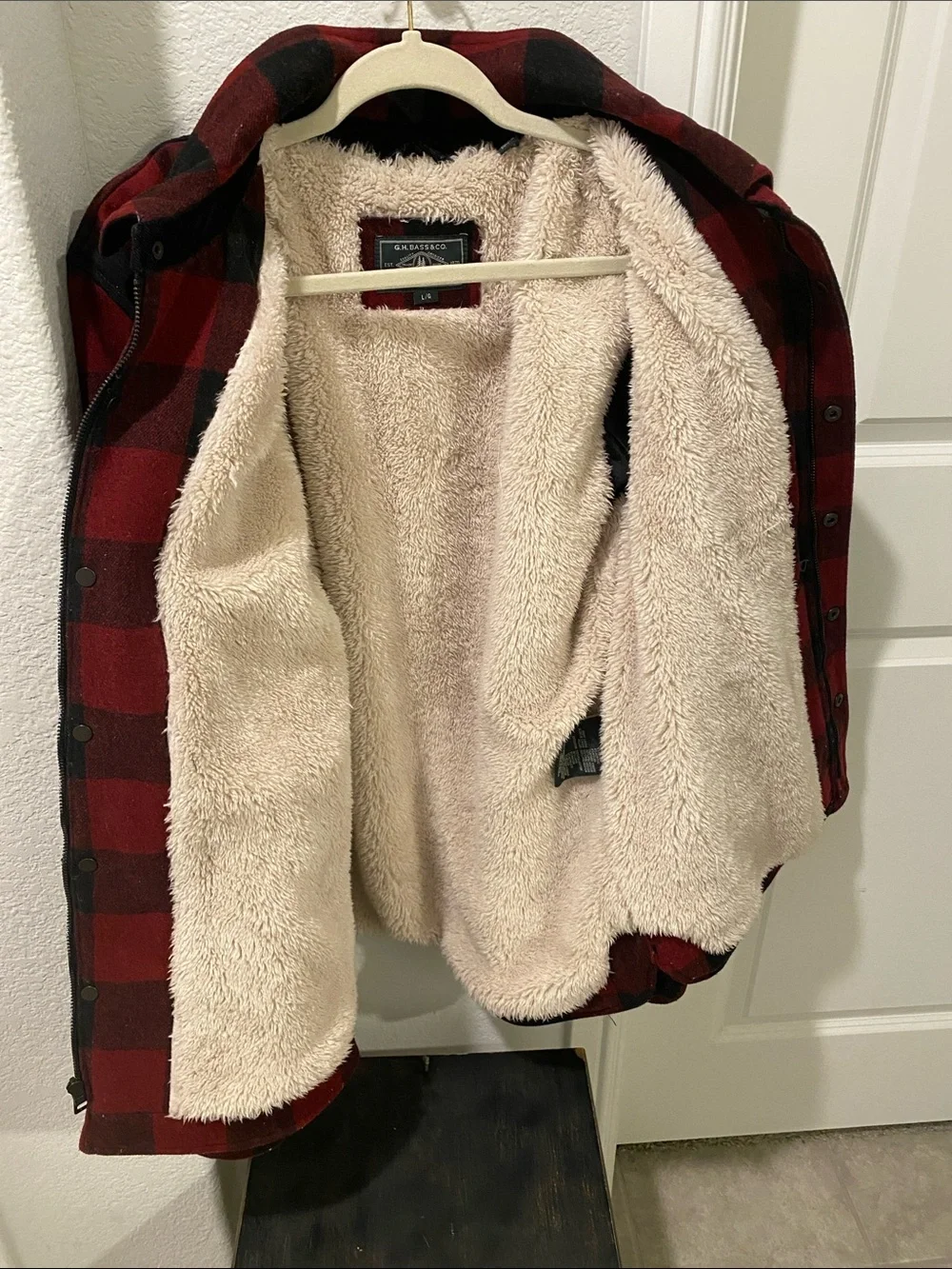 Men’s L G.H. Bass & Co. Red and Black Buffalo Plaid Sherpa Collar Jacket